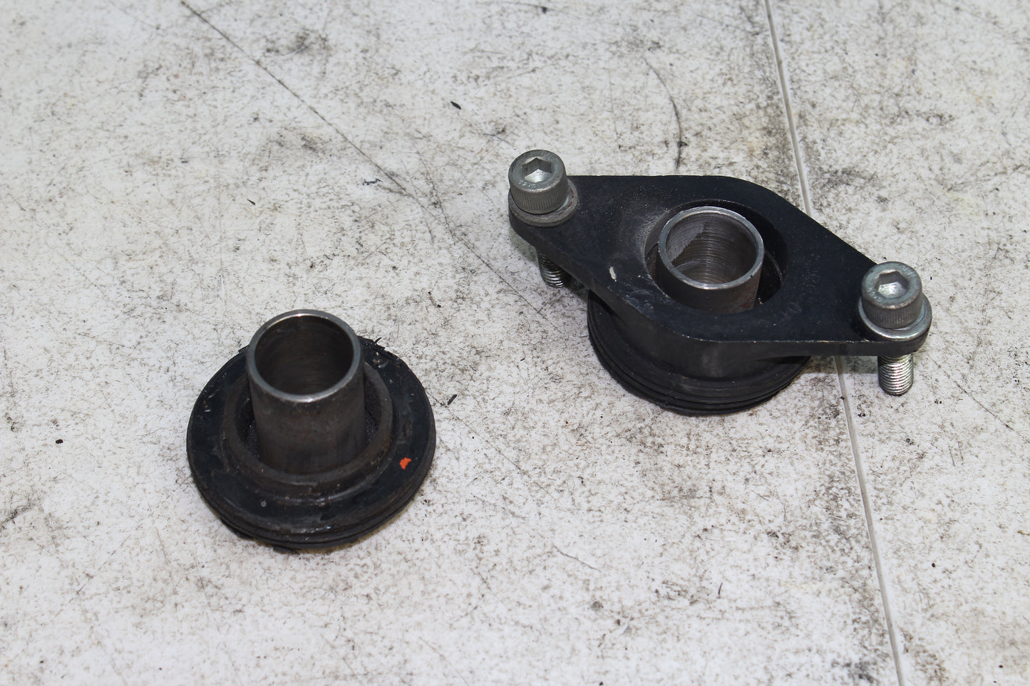02-06 Harley Davidson VRSCA V Rod 100th Anniv. Engine Motor Mount Bracket