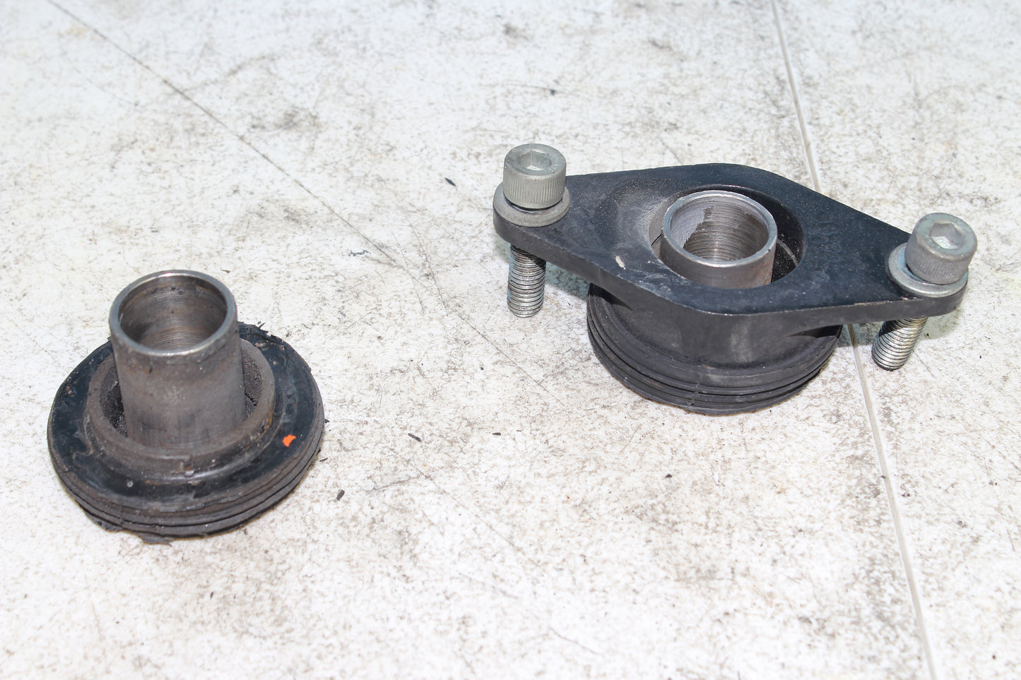 02-06 Harley Davidson VRSCA V Rod 100th Anniv. Engine Motor Mount Bracket