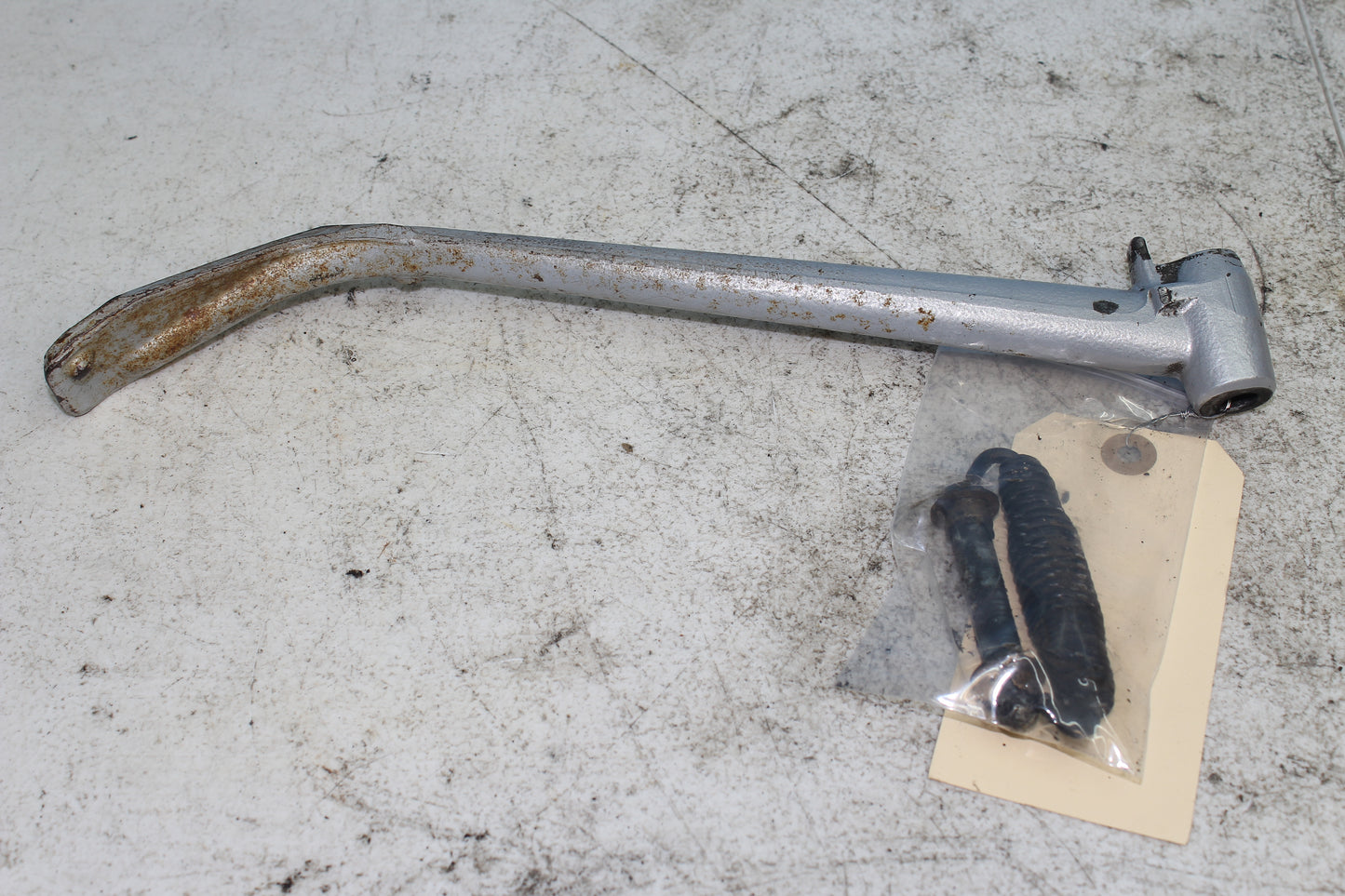 02-06 Harley Davidson VRSCA V Rod 100th Anniv. Kick Jiffy Stand w/ Spring