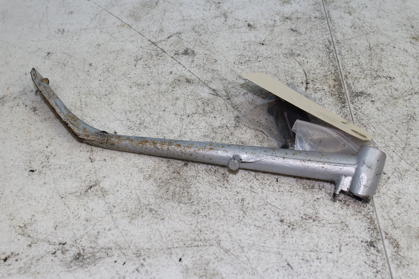 02-06 Harley Davidson VRSCA V Rod 100th Anniv. Kick Jiffy Stand w/ Spring