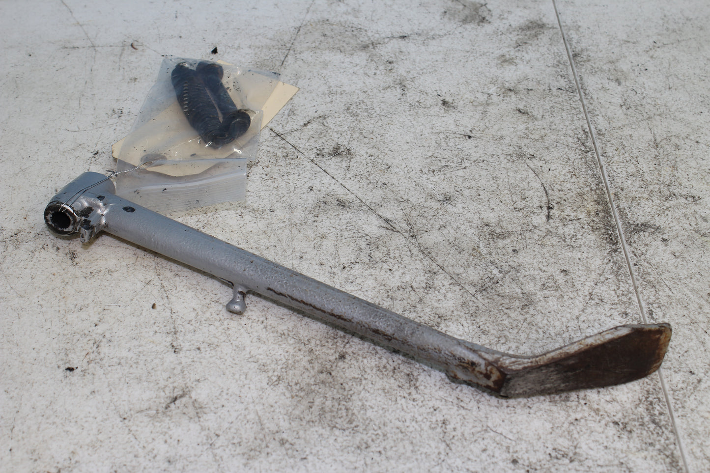 02-06 Harley Davidson VRSCA V Rod 100th Anniv. Kick Jiffy Stand w/ Spring