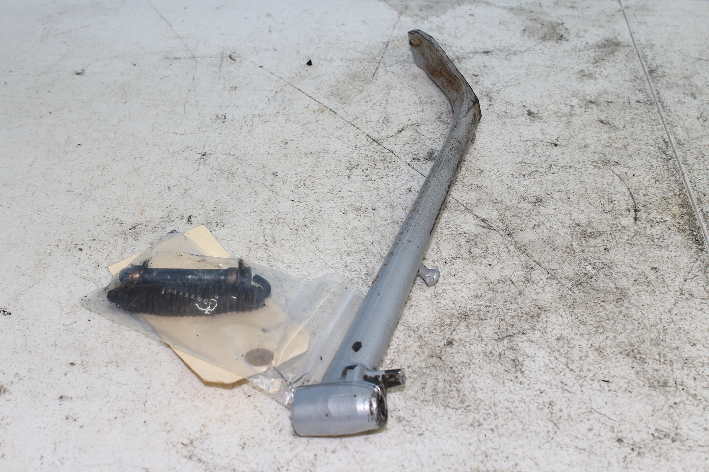 02-06 Harley Davidson VRSCA V Rod 100th Anniv. Kick Jiffy Stand w/ Spring