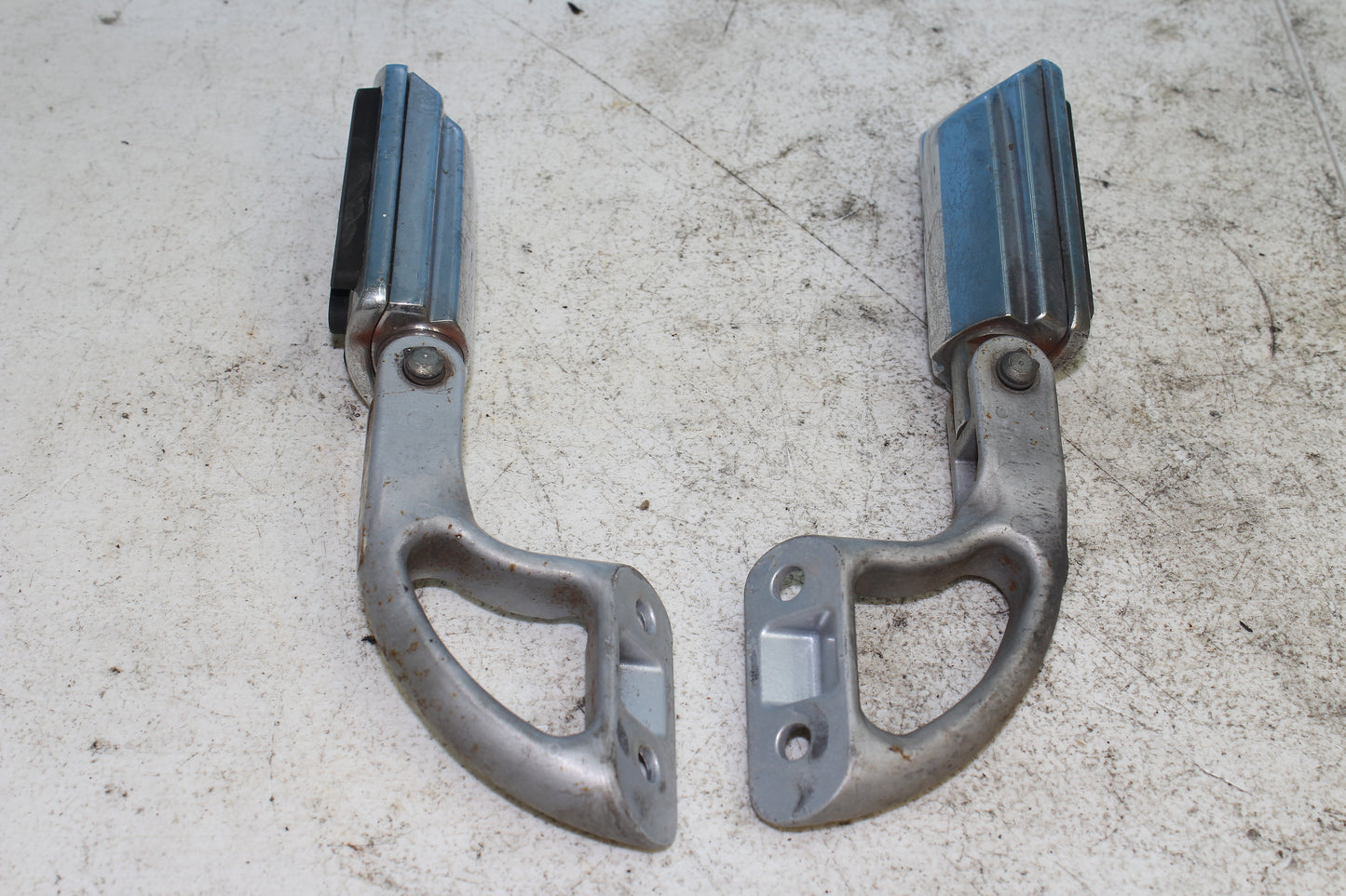 02-06 Harley Davidson VRSCA VRod 100th Anniv. Rear Passenger Foot Rest Pegs