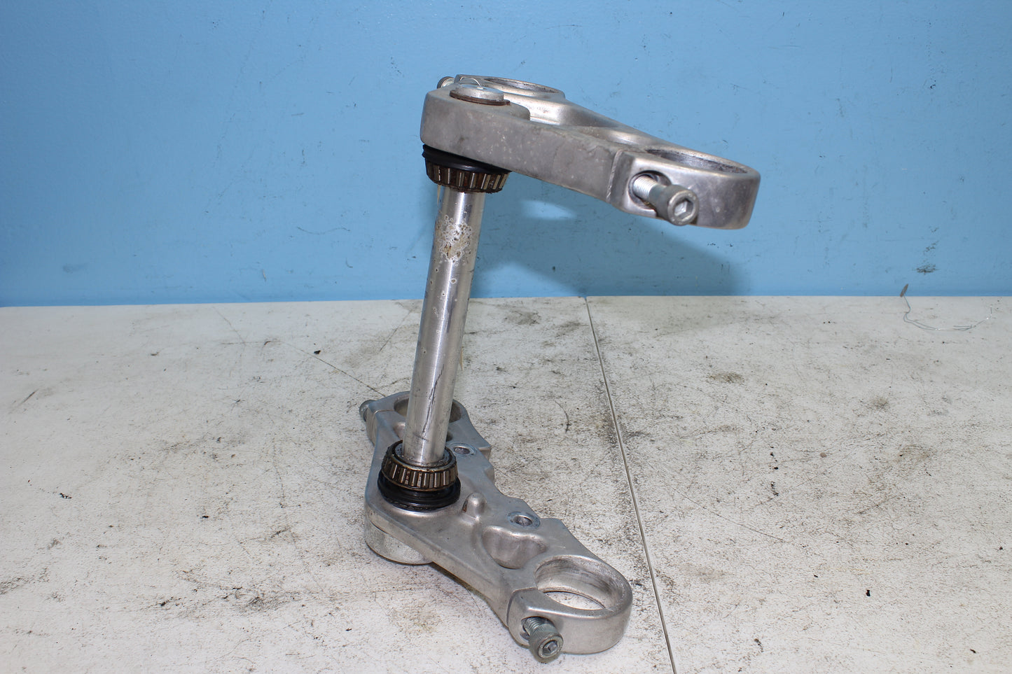 02-06 Harley Davidson VRSCA V Rod 100th Anniv. Triple Tree
