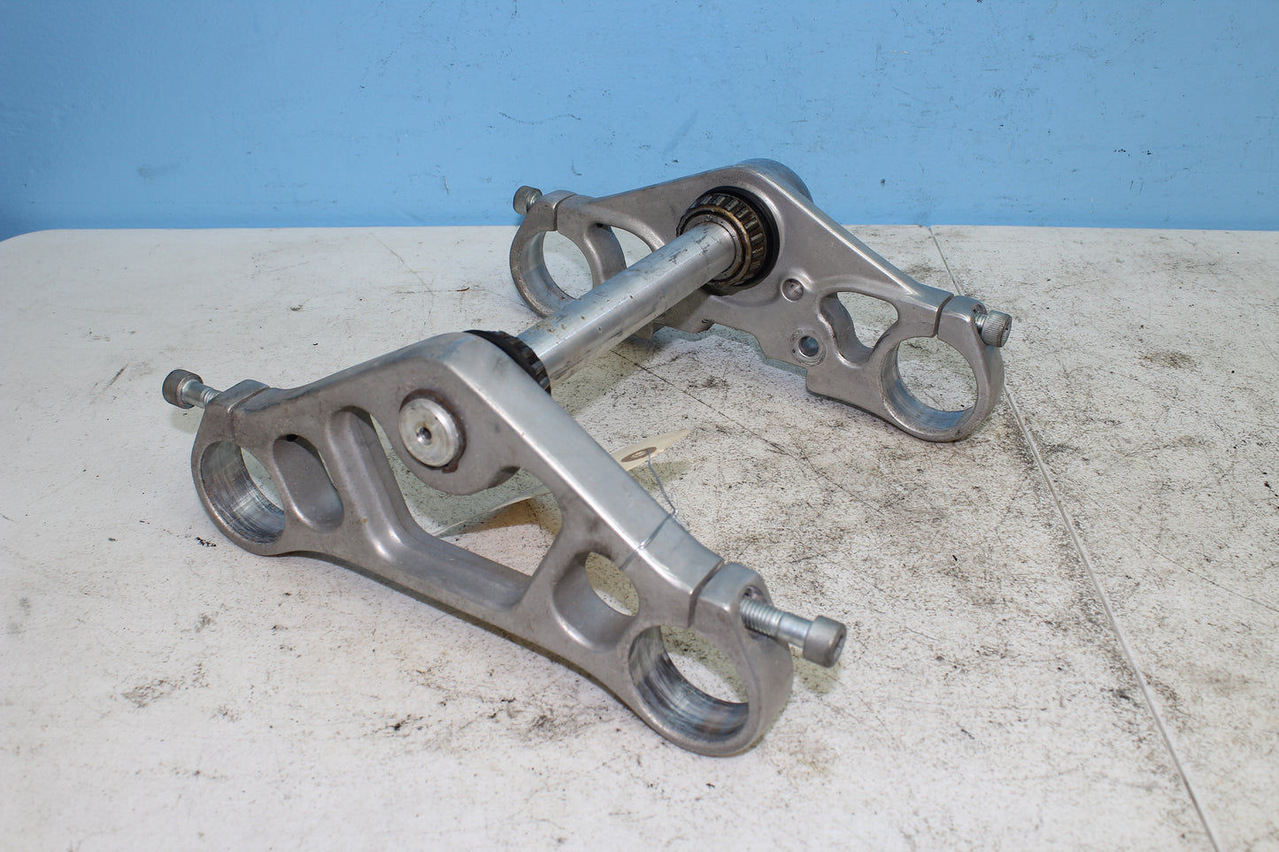 02-06 Harley Davidson VRSCA V Rod 100th Anniv. Triple Tree