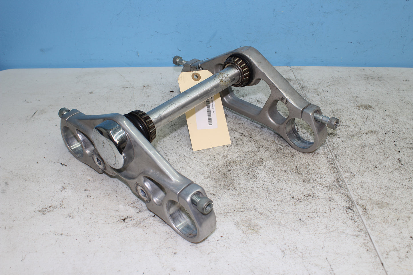 02-06 Harley Davidson VRSCA V Rod 100th Anniv. Triple Tree