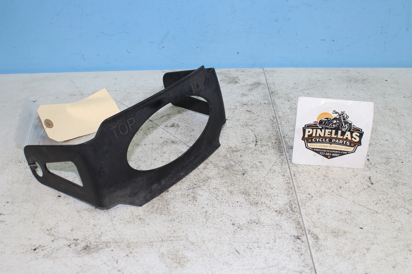 02-06 Harley Davidson VRSCA V Rod 100th Anniv. Gas Tank Mount Bracket