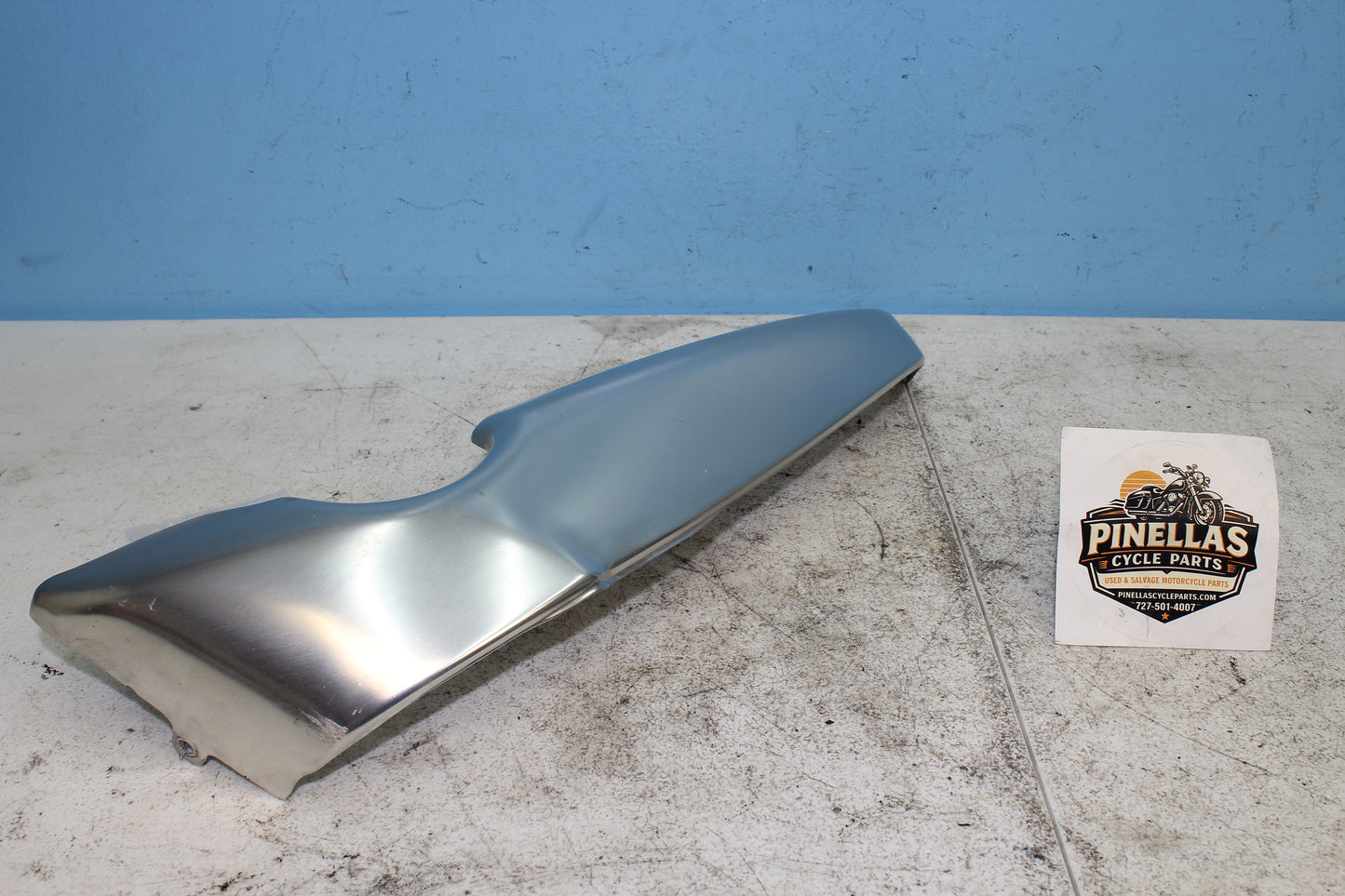 02-06 Harley Davidson V Rod 100th Anniv. Right Rear Radiator Trim Cover Fairing *DMG*