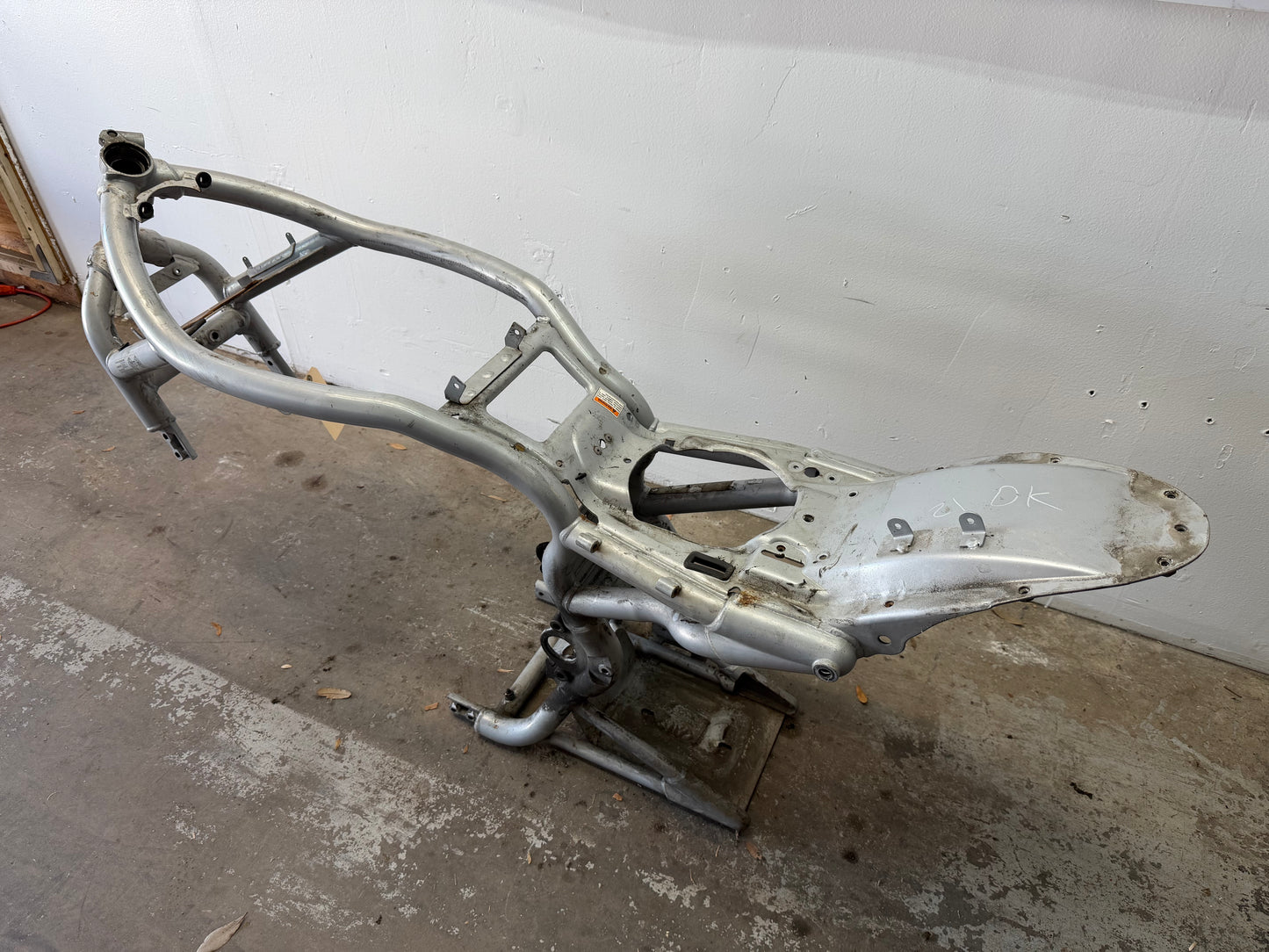 02-06 Harley Davidson VRSCA V Rod 100th Anniv. Frame *CLN*