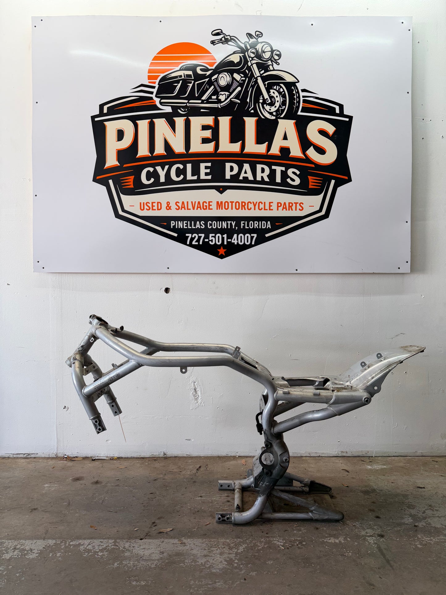 02-06 Harley Davidson VRSCA V Rod 100th Anniv. Frame *CLN*