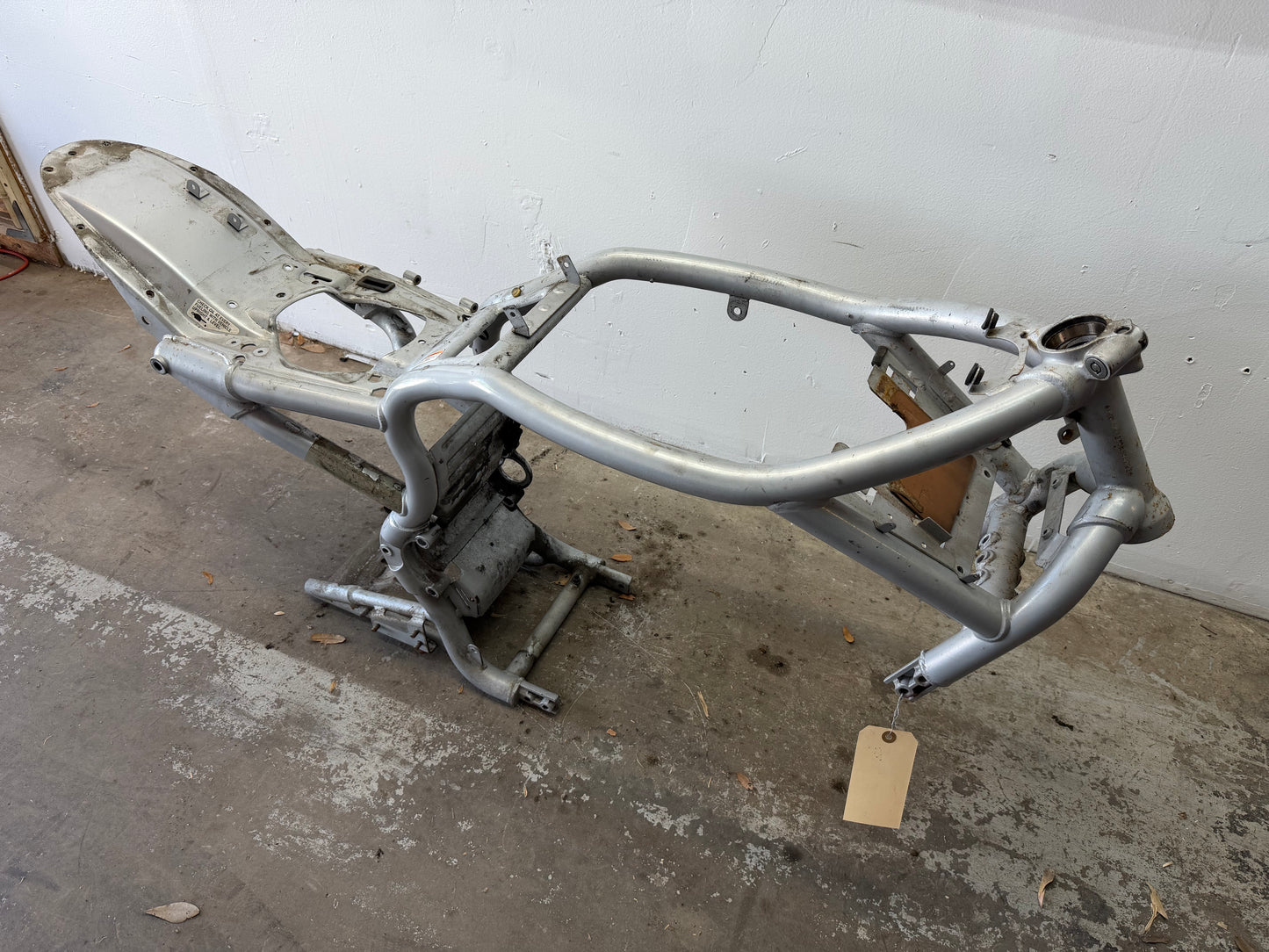 02-06 Harley Davidson VRSCA V Rod 100th Anniv. Frame *CLN*