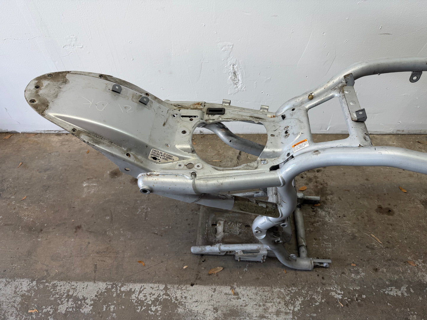 02-06 Harley Davidson VRSCA V Rod 100th Anniv. Frame *CLN*