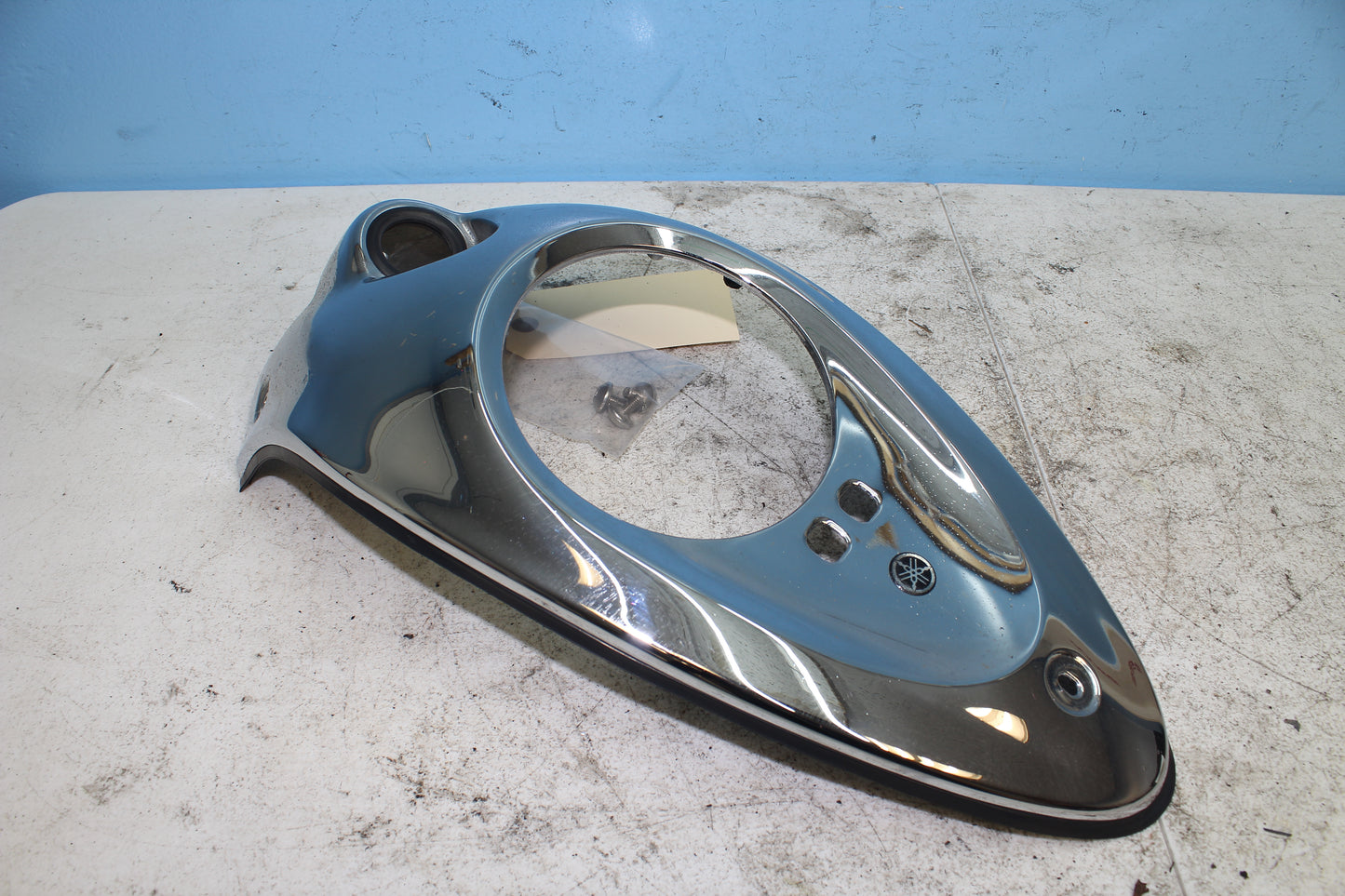 1999-2003 Yamaha Road Star OEM Gas Tank Console Speedometer Bezel