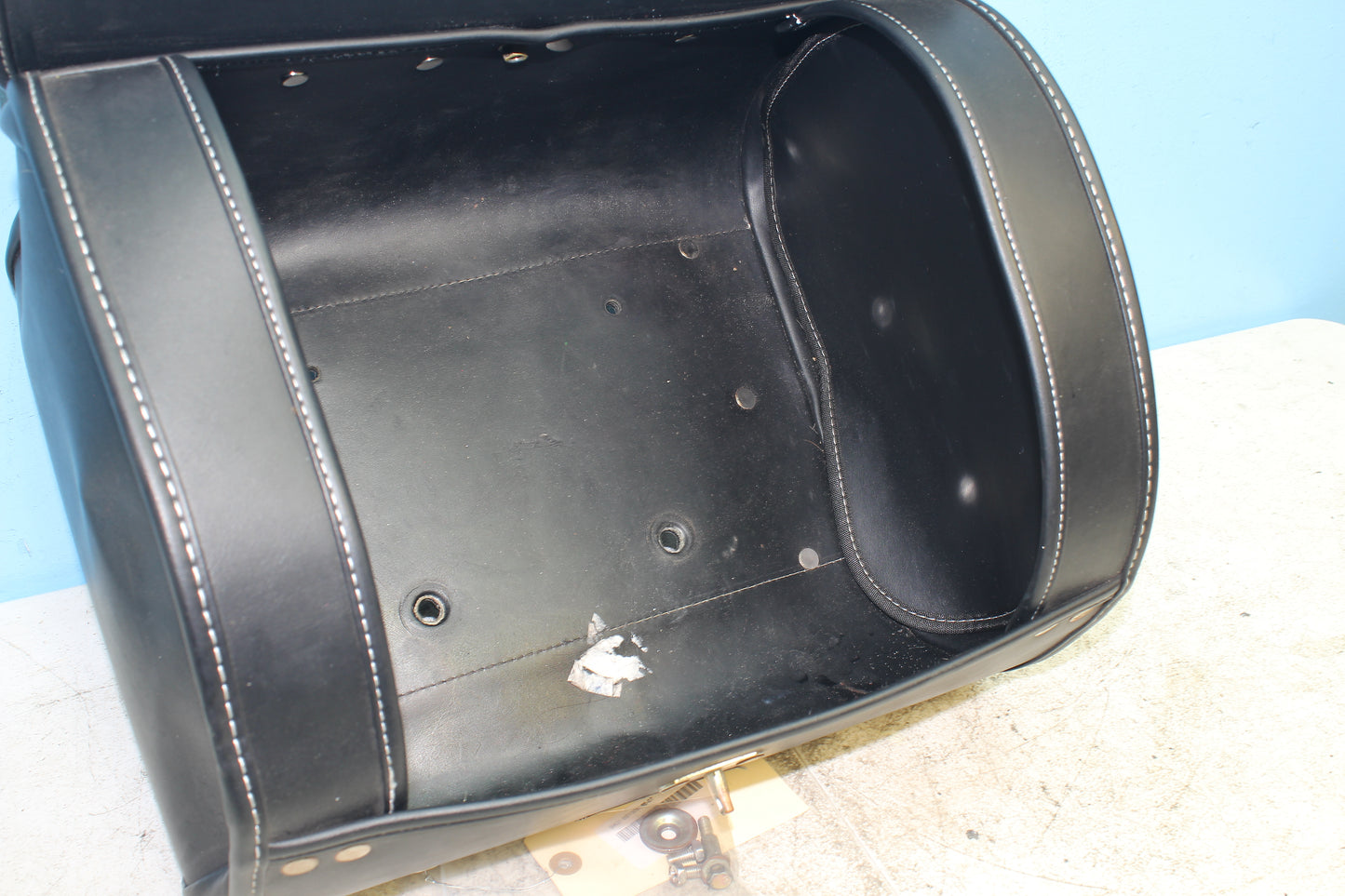 1999-2003 Yamaha Road Star Rear Aftermarket Luggage Bag w/ Bracket