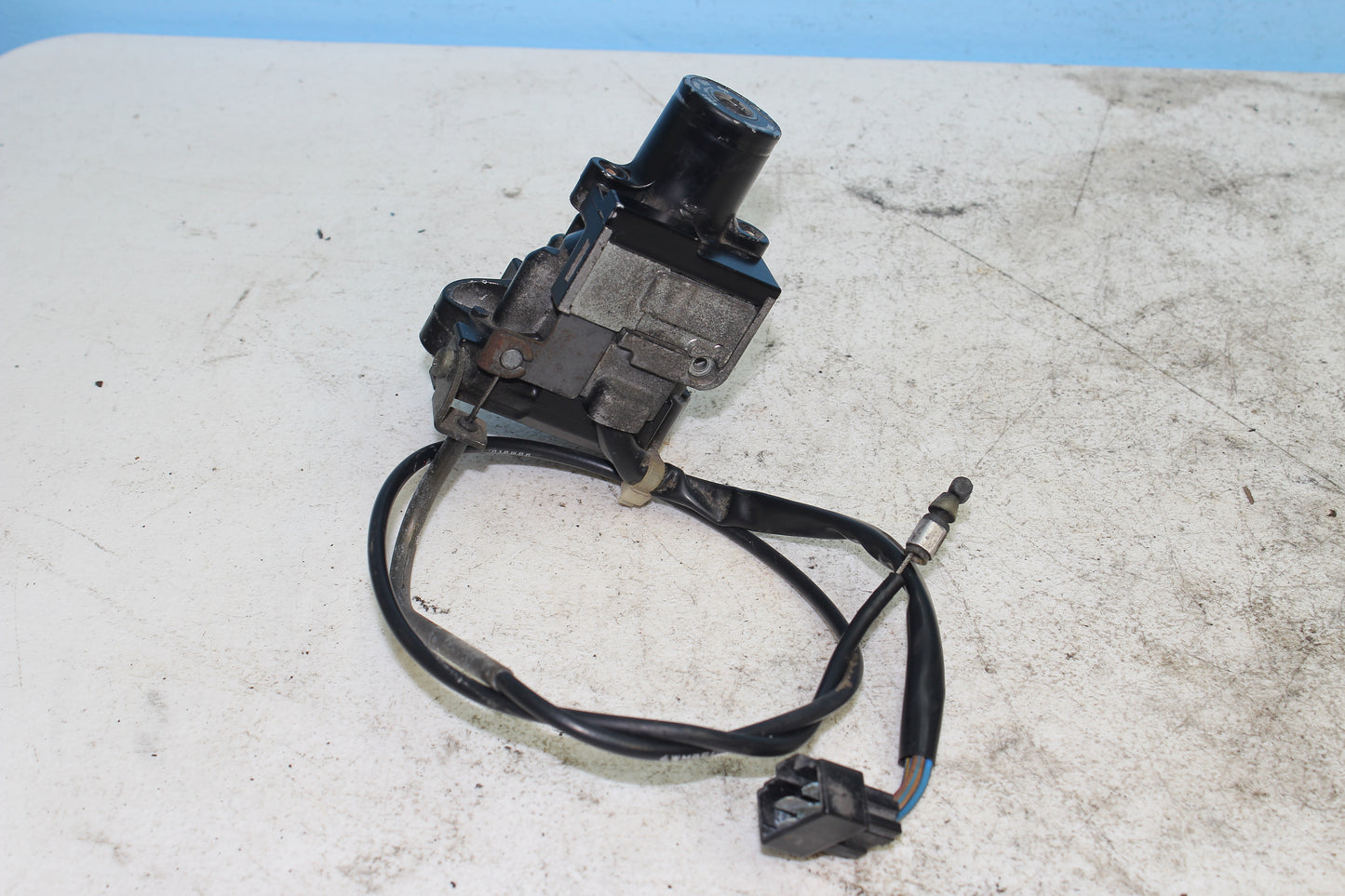 1999-2003 Yamaha Road Star OEM Ignition Gas Cap Lock w/ Key