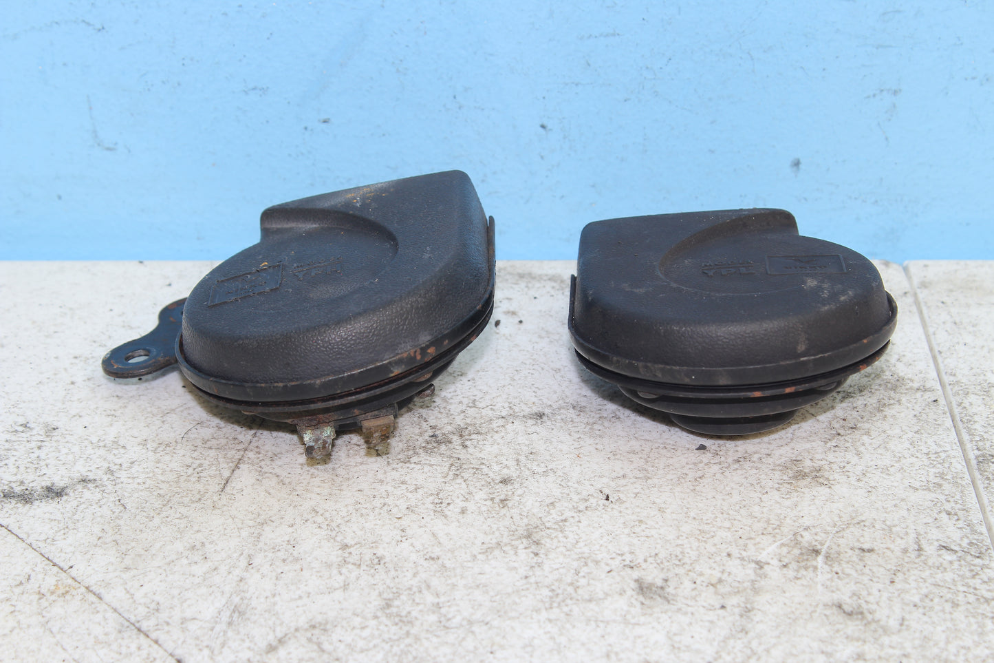 1999-2003 Yamaha Road Star OEM Horns (PAIR)