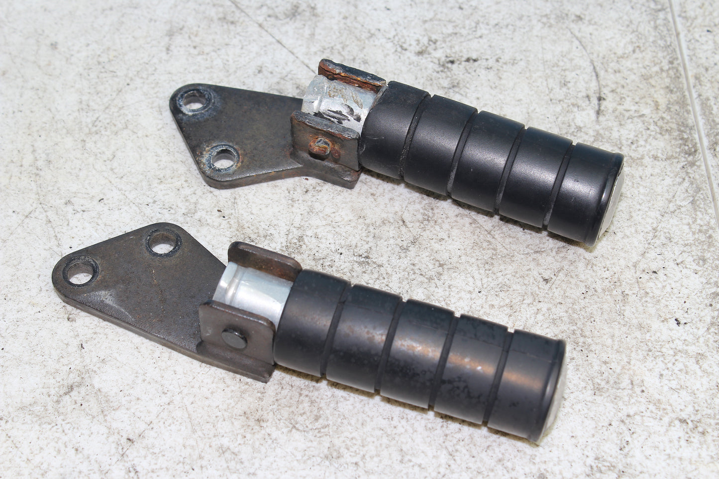 1999-2003 Yamaha Road Star OEM Rear Passenger Foot Pegs