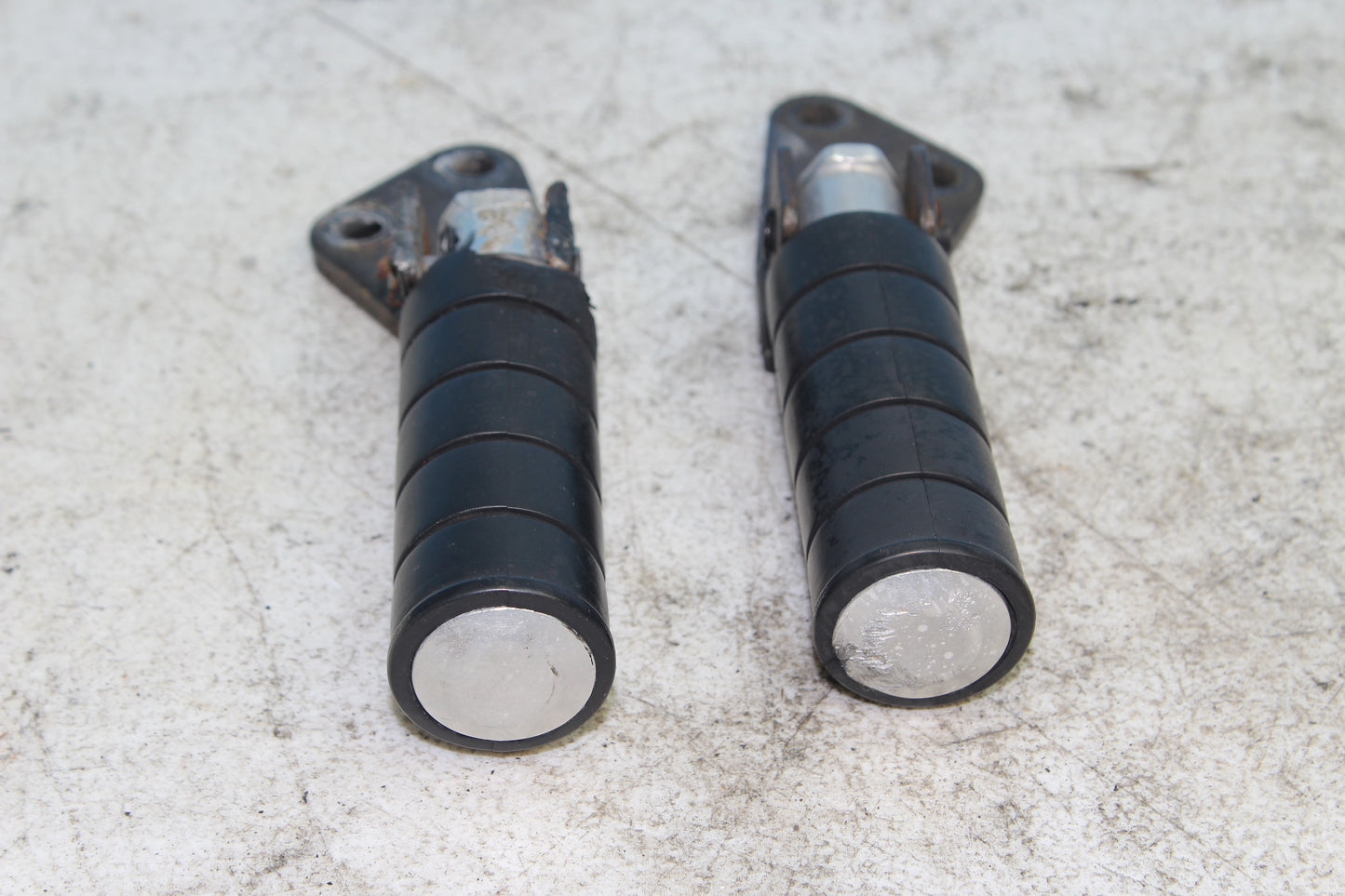 1999-2003 Yamaha Road Star OEM Rear Passenger Foot Pegs