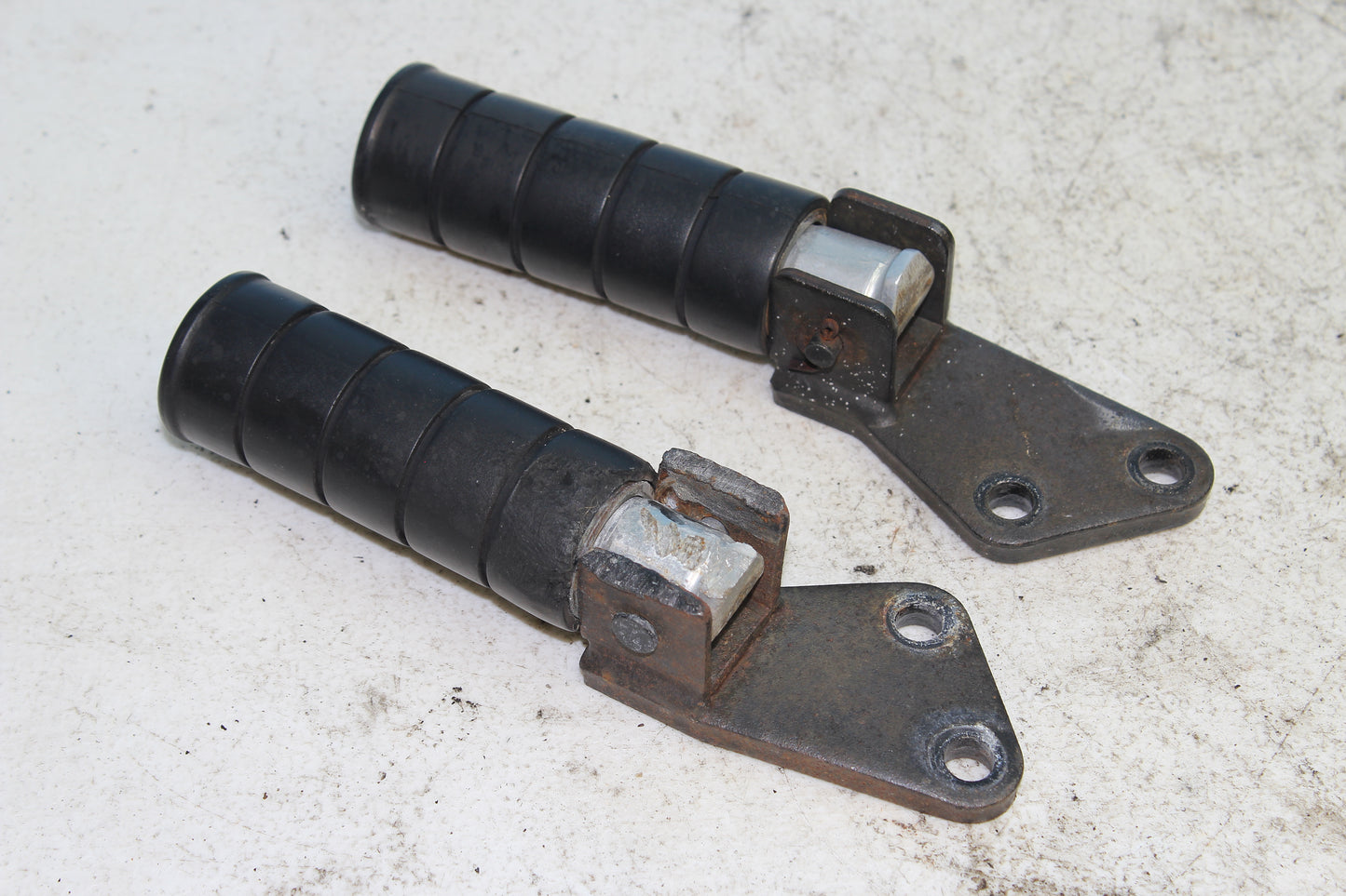 1999-2003 Yamaha Road Star OEM Rear Passenger Foot Pegs