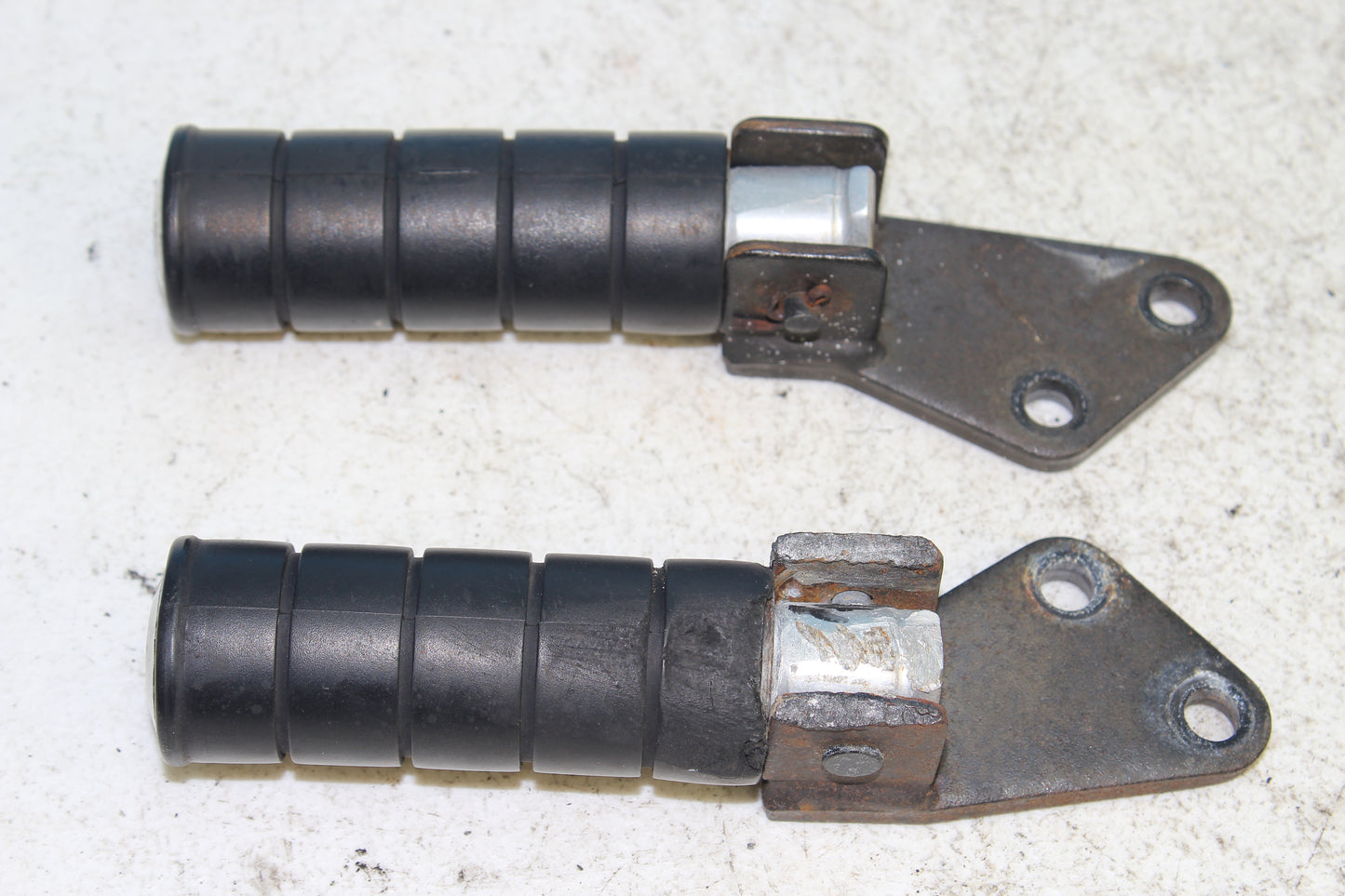 1999-2003 Yamaha Road Star OEM Rear Passenger Foot Pegs