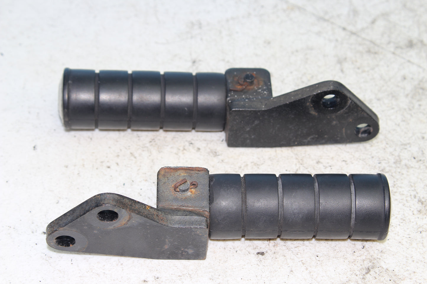 1999-2003 Yamaha Road Star OEM Rear Passenger Foot Pegs
