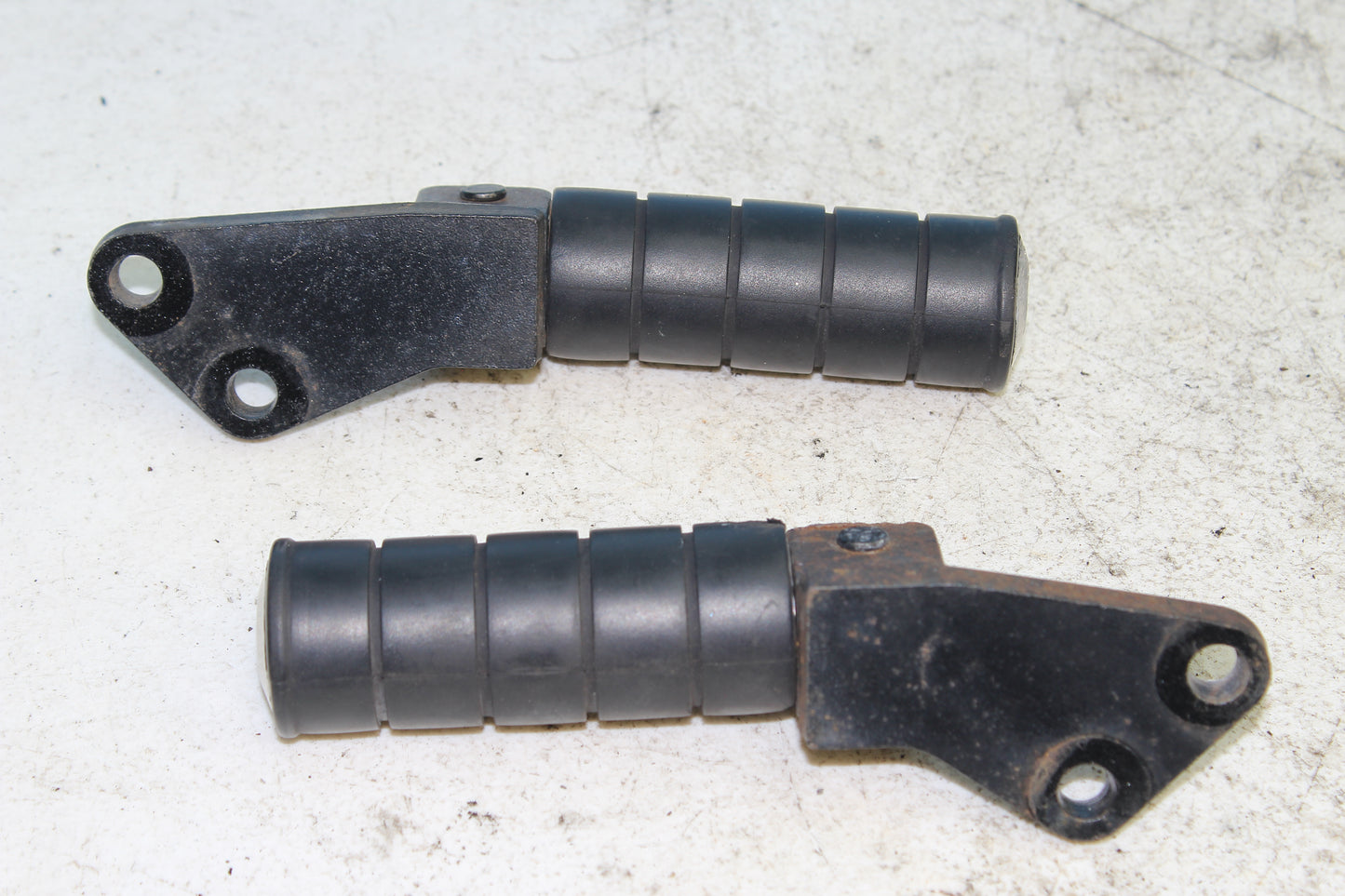 1999-2003 Yamaha Road Star OEM Rear Passenger Foot Pegs