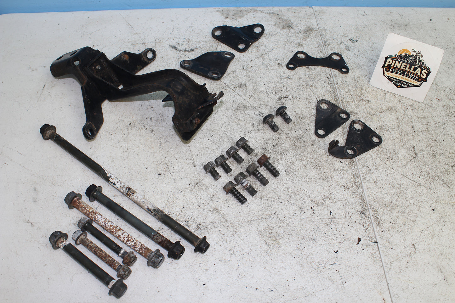 1999-2003 Yamaha Road Star OEM Motor Engine Mount Braket Hardware
