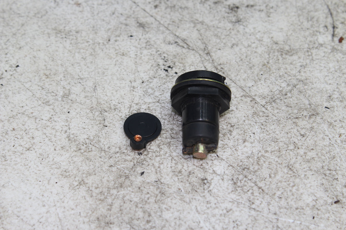 1999-2009 Yamaha XVS11AWV V Star Classic OEM Ignition & Gas Cap w/ Key
