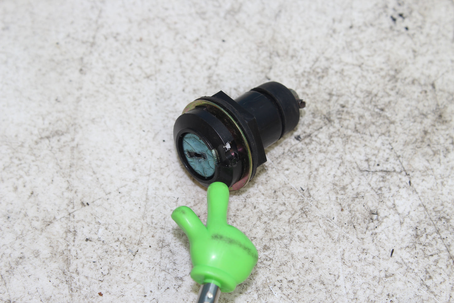 1999-2009 Yamaha XVS11AWV V Star Classic OEM Ignition & Gas Cap w/ Key