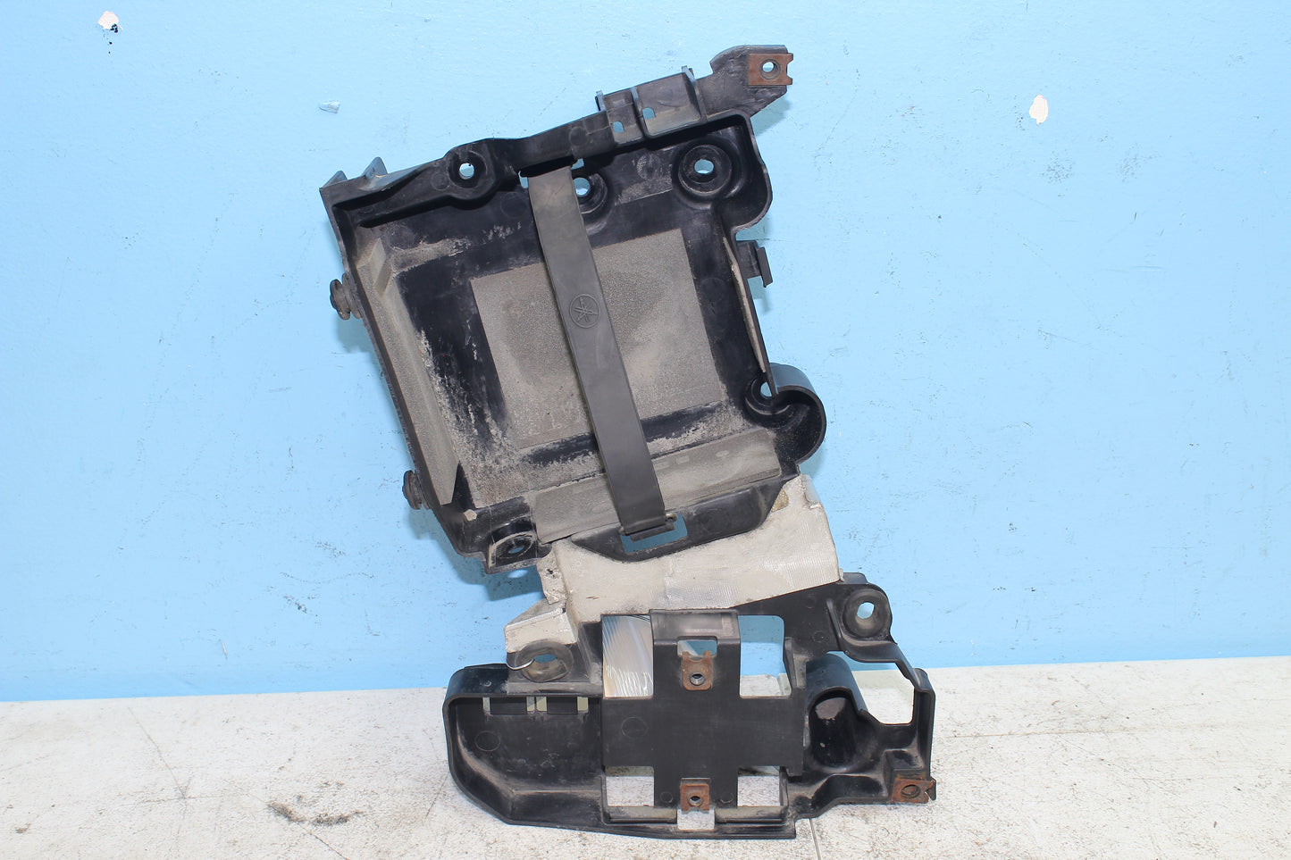 1999-2009 Yamaha XVS11AWV V Star Classic OEM Battery Box 5KS-2177G-00-00