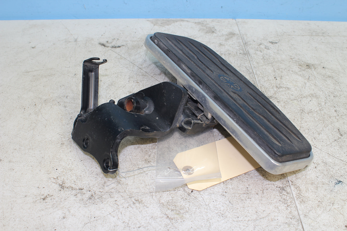1999-2009 Yamaha XVS11AWV V Star Classic OEM Right Floorboard 5KS-27420-10-00