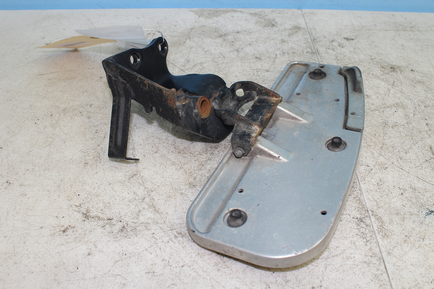1999-2009 Yamaha XVS11AWV V Star Classic OEM Right Floorboard 5KS-27420-10-00
