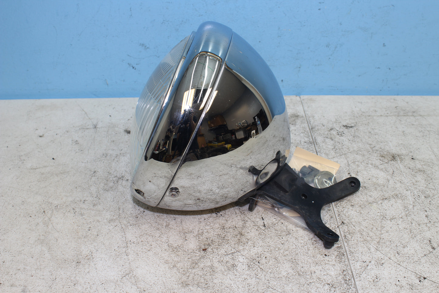 1999-2009 Yamaha XVS11AWV V Star Classic OEM Headlight w/ Mounting Bracket