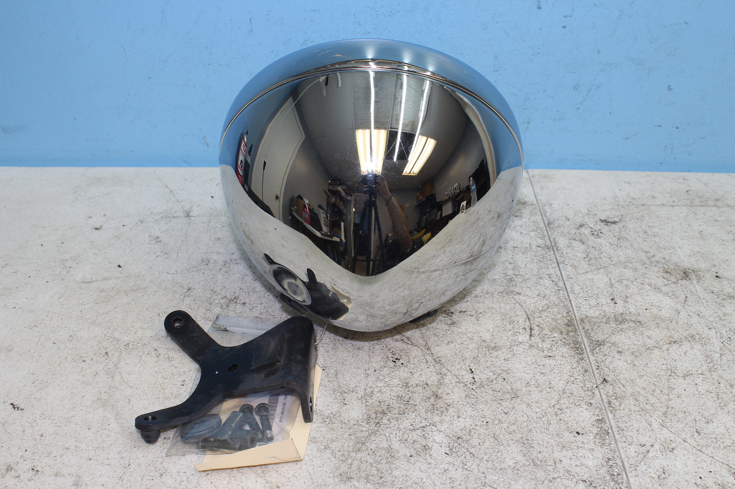 1999-2009 Yamaha XVS11AWV V Star Classic OEM Headlight w/ Mounting Bracket