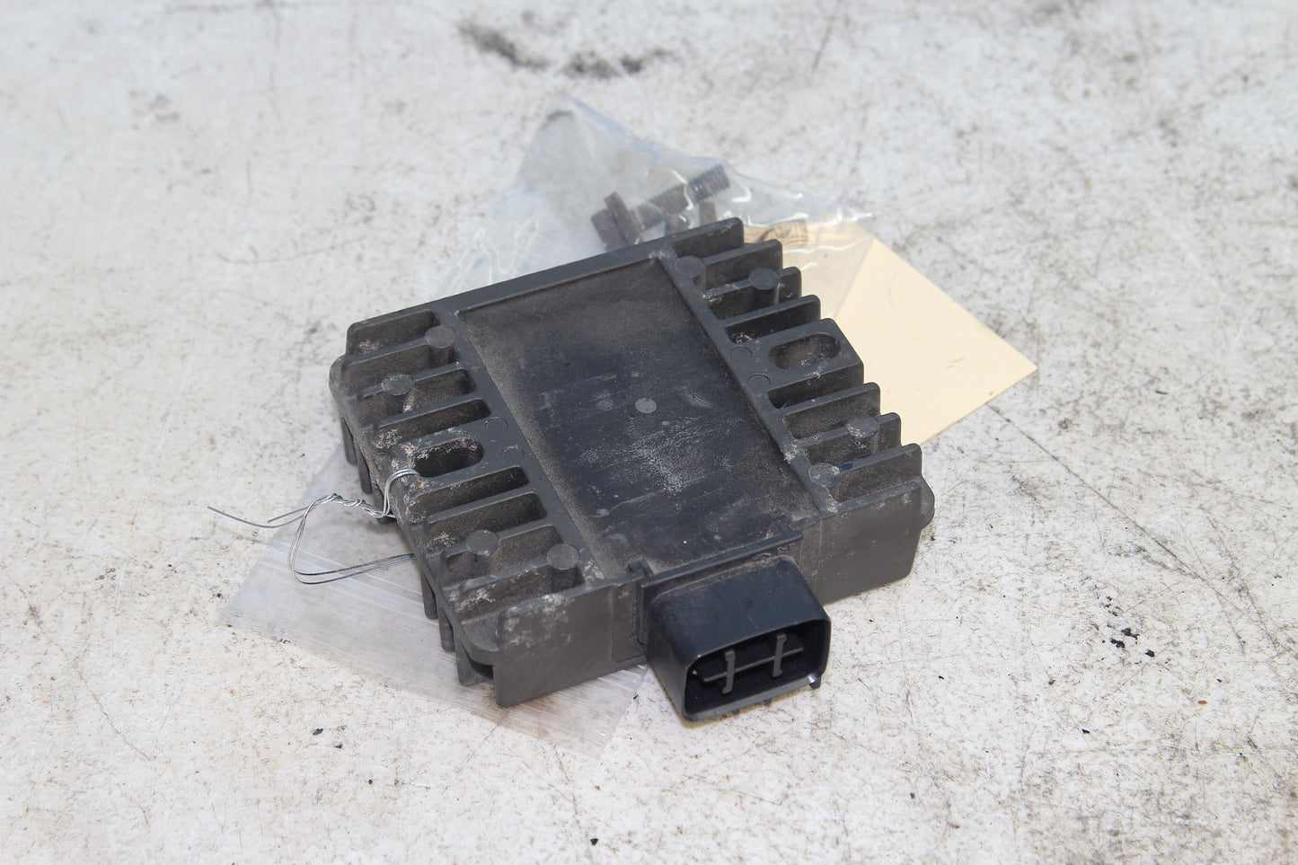 99-09 Yamaha V Star Classic OEM Rectifier / Voltage Regulator 4XY-81960-00-00