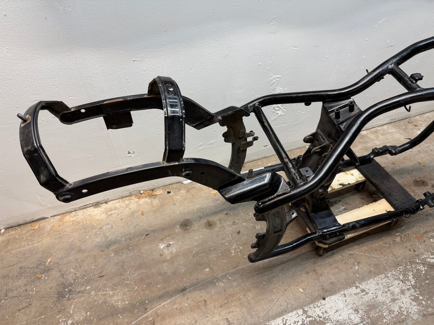 1999-2009 Yamaha XVS11AWV V Star Classic OEM Frame *CLN*