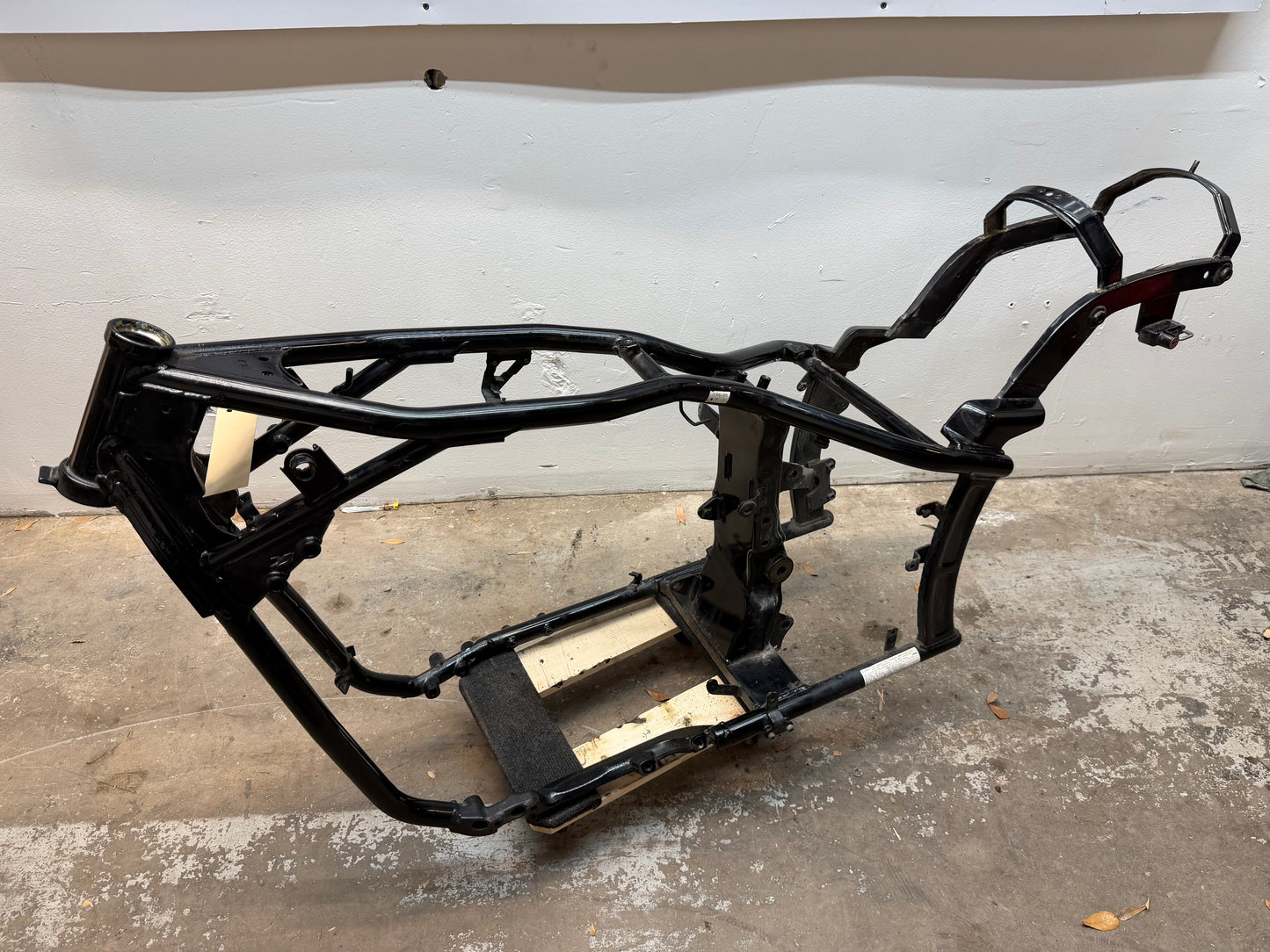 1999-2009 Yamaha XVS11AWV V Star Classic OEM Frame *CLN*