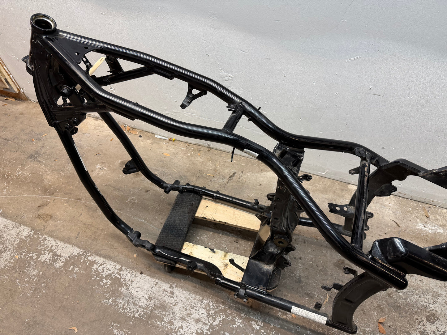 1999-2009 Yamaha XVS11AWV V Star Classic OEM Frame *CLN*