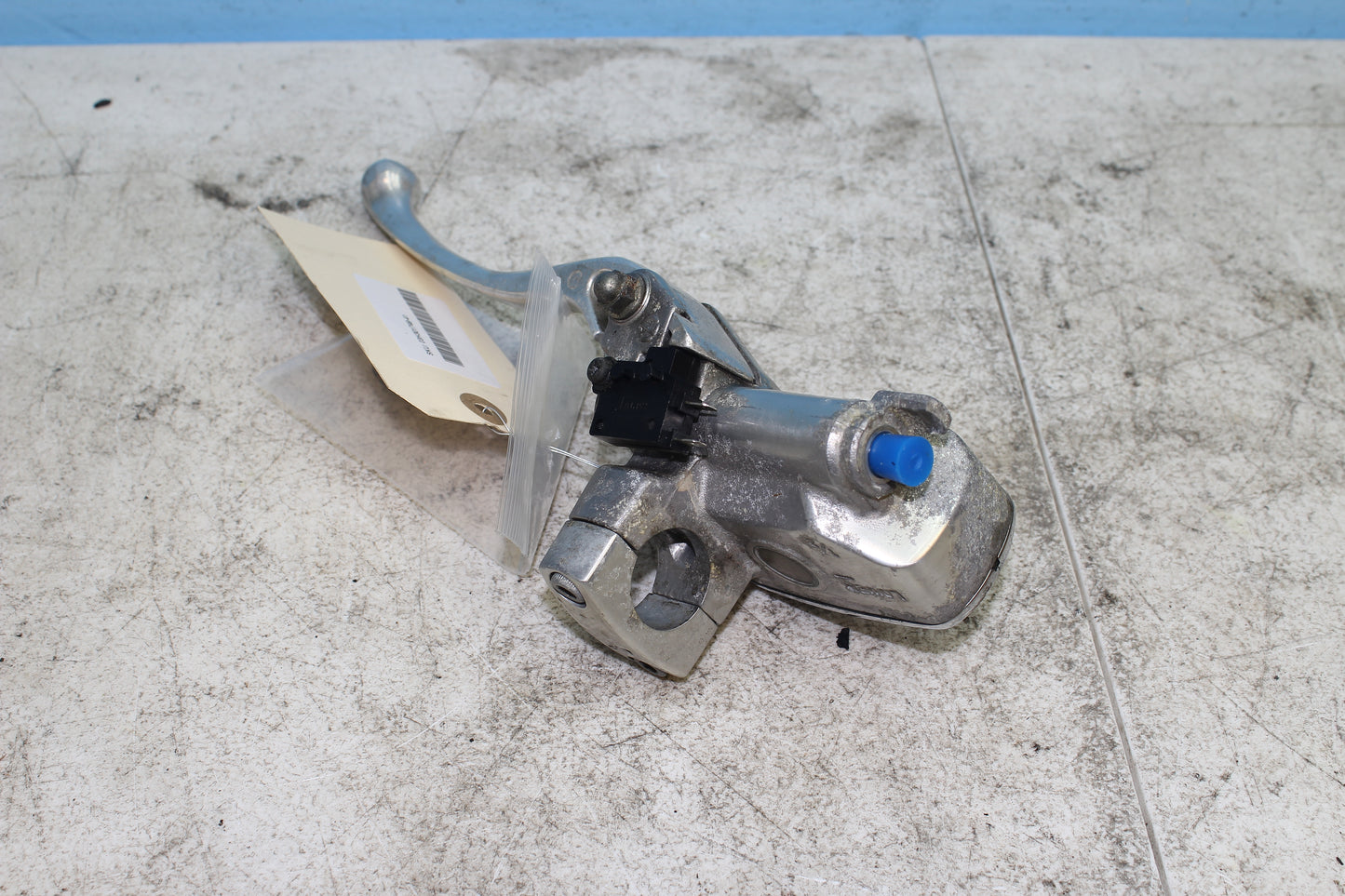 00-07 Honda Shadow VT1100 C2 Sabre OEM Front Brake Master Cylinder w/ Lever