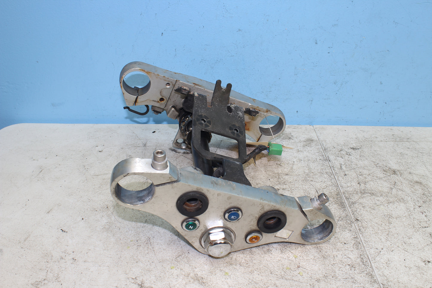 00-00-07 Honda Shadow VT1100 C2 Sabre OEM Triple Tree / Steering Stem Assembly