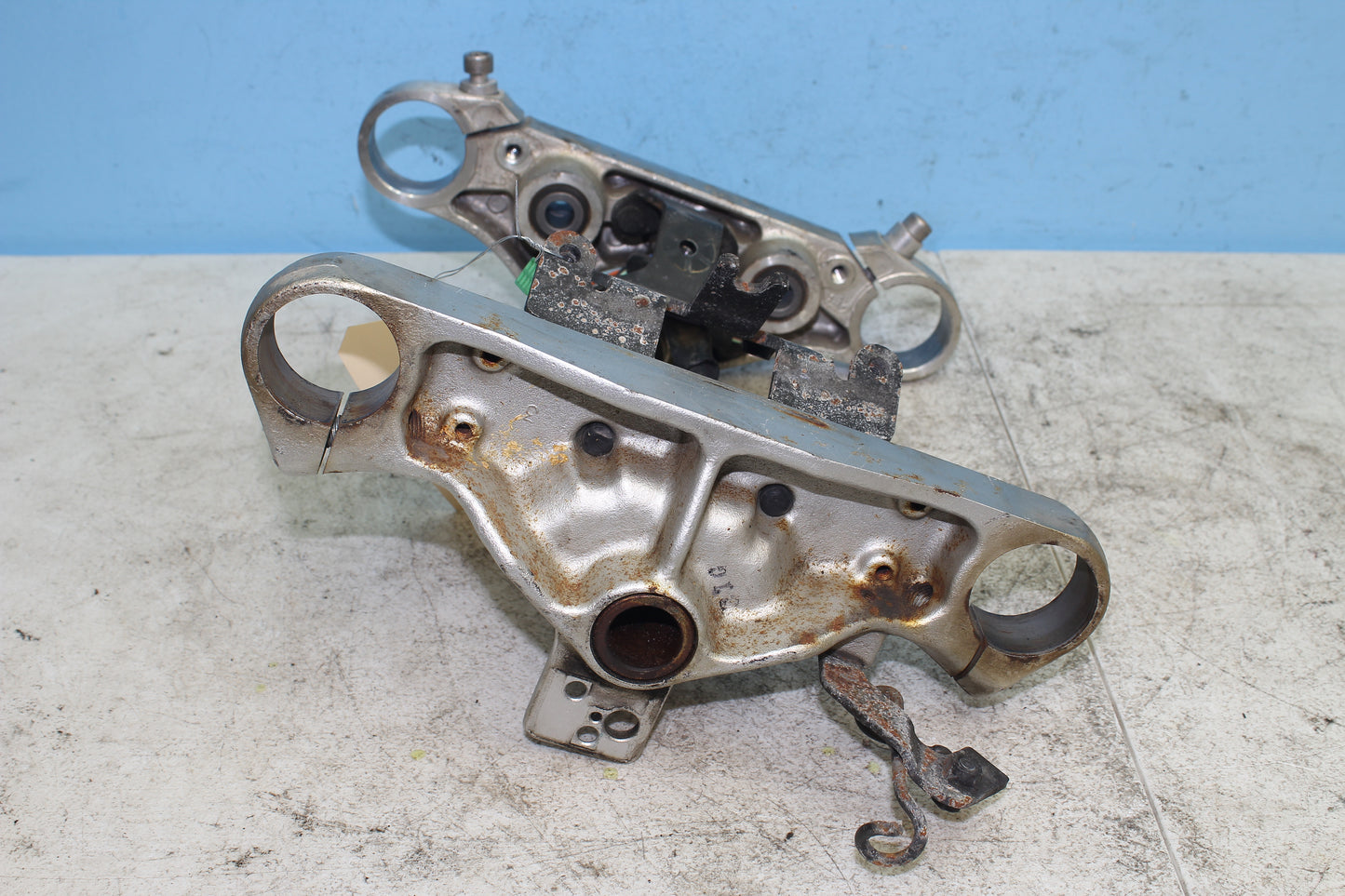 00-00-07 Honda Shadow VT1100 C2 Sabre OEM Triple Tree / Steering Stem Assembly