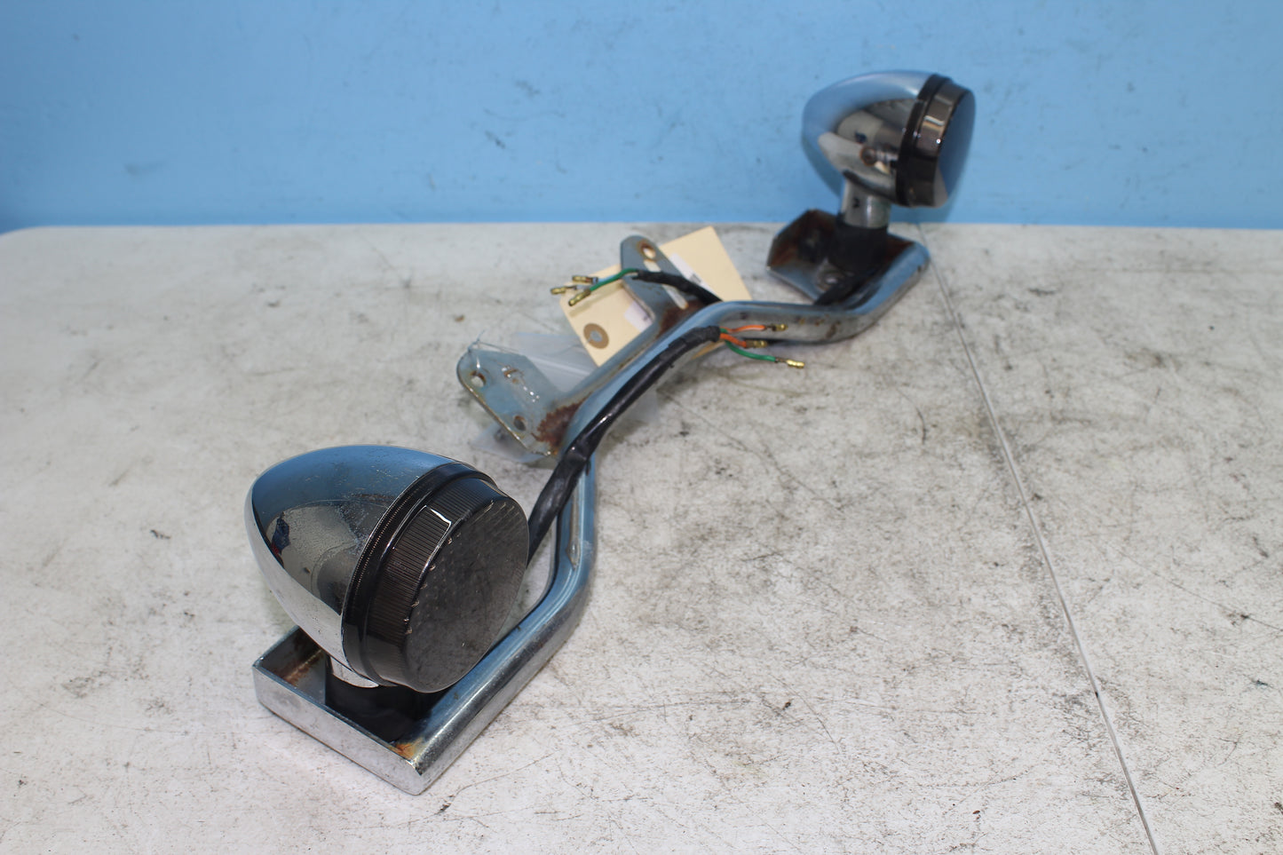00-07 Honda Shadow VT1100 C2 Sabre Front Fog Light Auxiliary Bar w/ Turn Signals