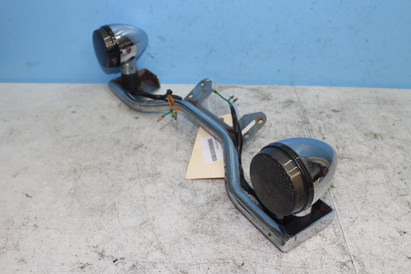 00-07 Honda Shadow VT1100 C2 Sabre Front Fog Light Auxiliary Bar w/ Turn Signals
