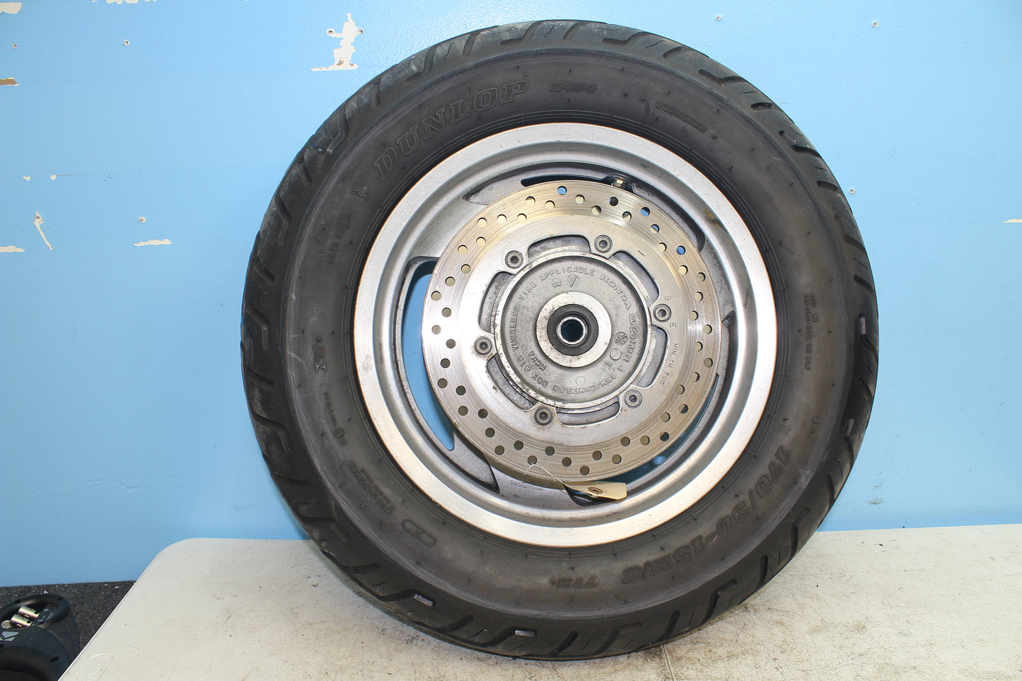 00-07 Honda Shadow VT1100 C2 Sabre OEM Rear Wheel Assembly w/ Rotor *STRAIGHT*
