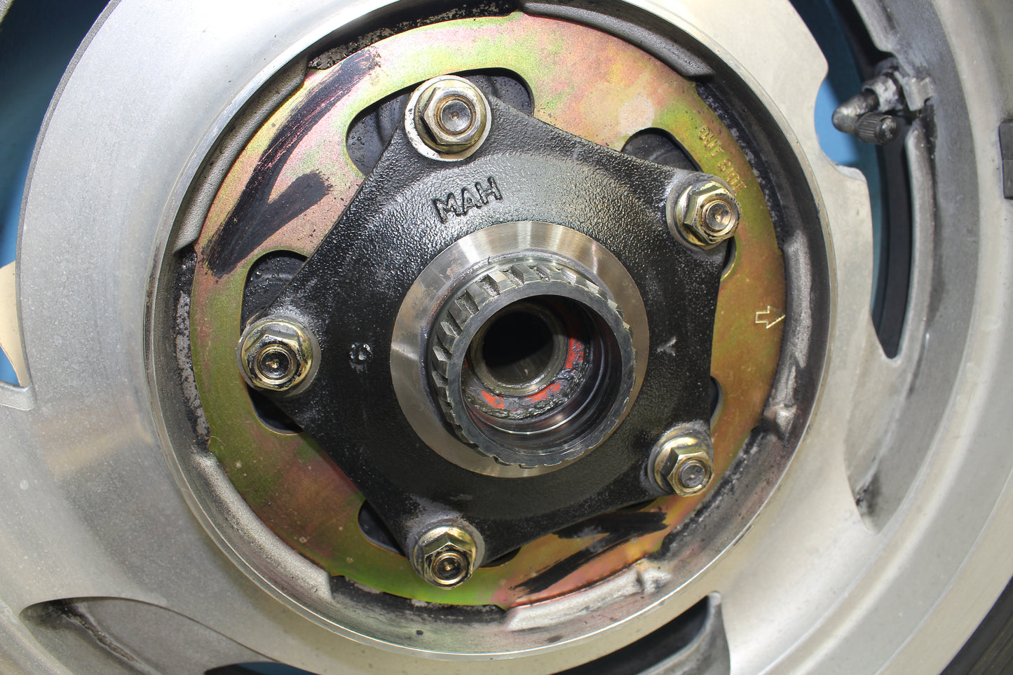 00-07 Honda Shadow VT1100 C2 Sabre OEM Rear Wheel Assembly w/ Rotor *STRAIGHT*
