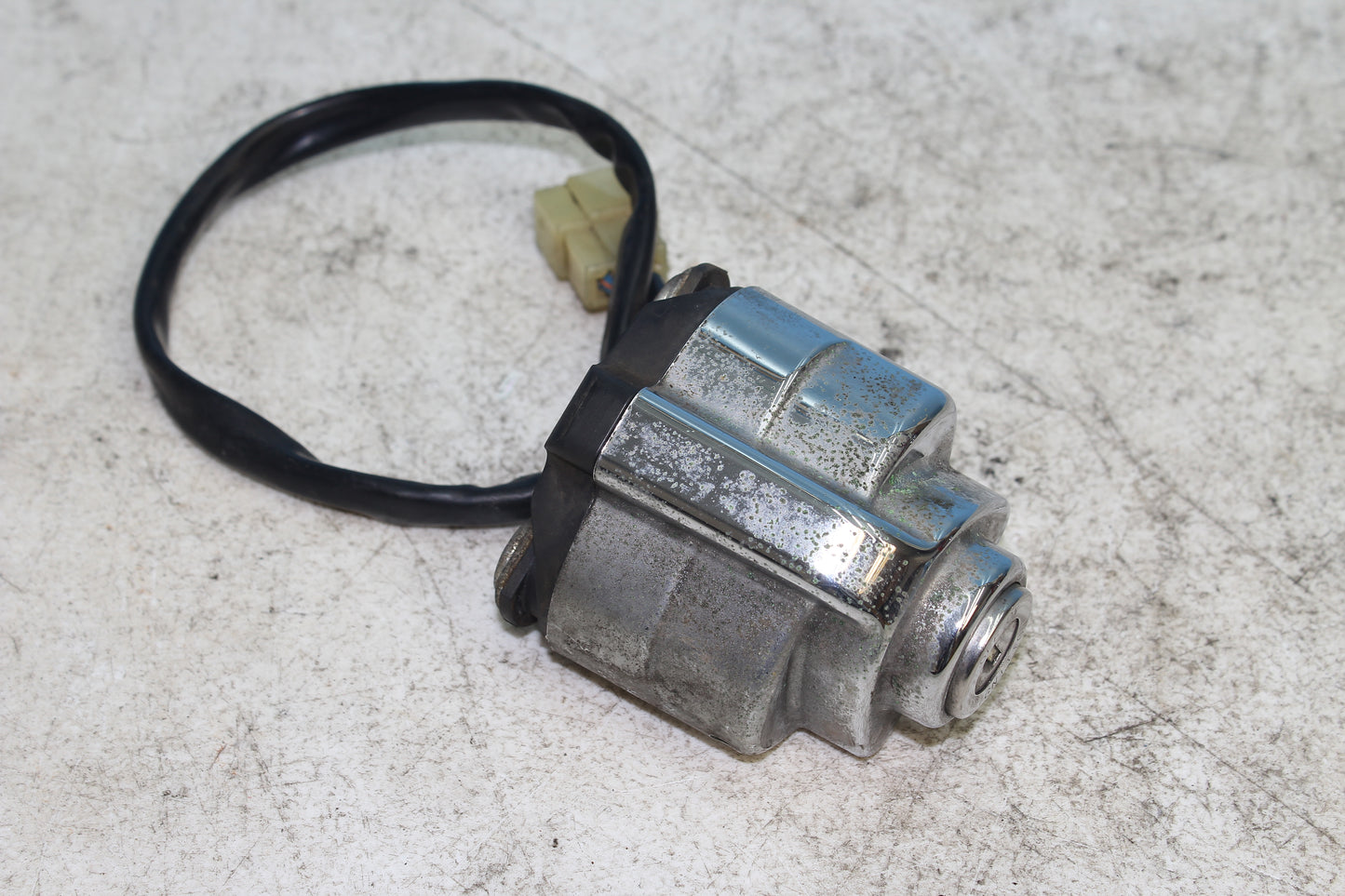00-07 Honda Shadow VT1100 C2 Sabre OEM Ignition Seat Gas Cap Lock w/ Key
