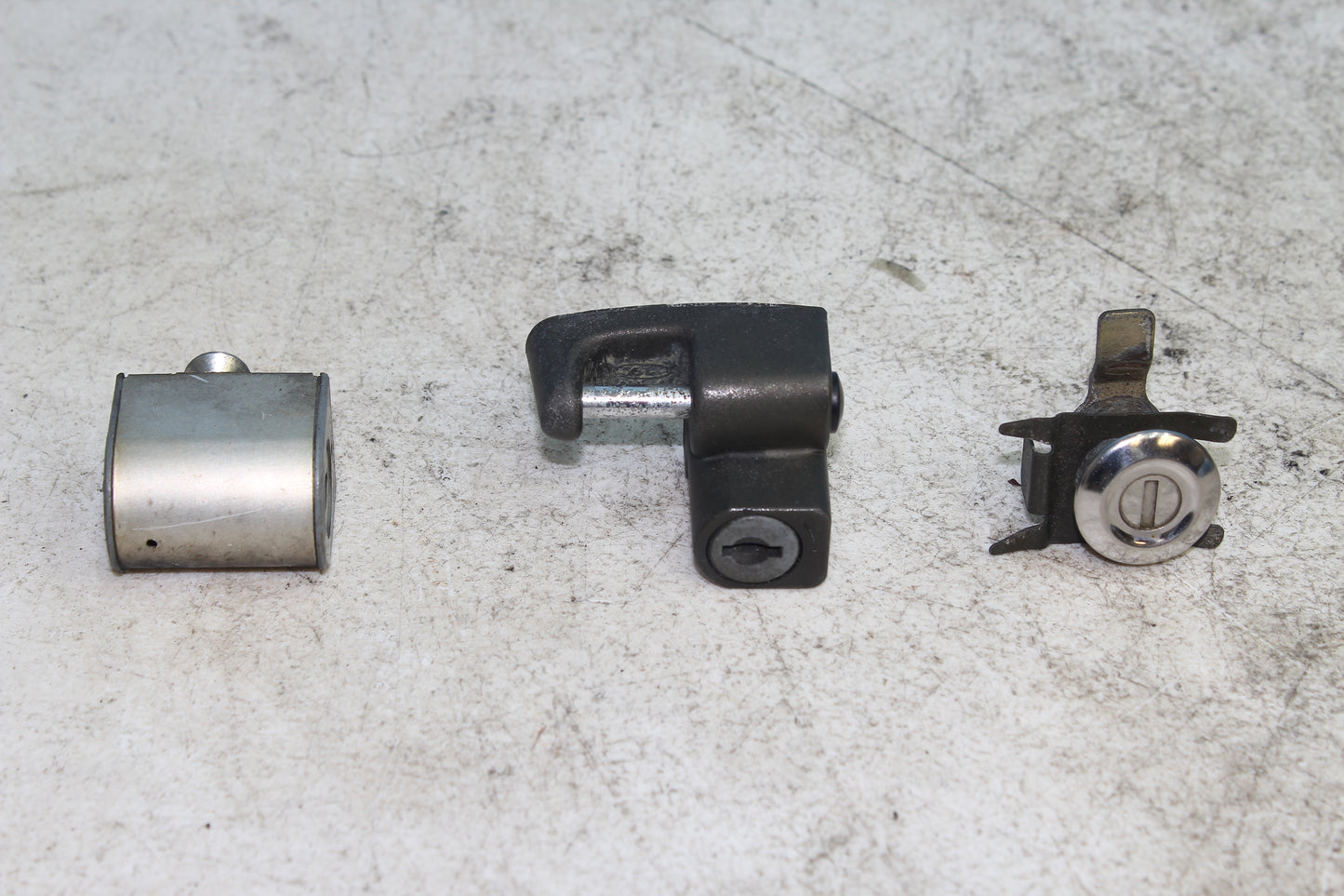 00-07 Honda Shadow VT1100 C2 Sabre OEM Ignition Seat Gas Cap Lock w/ Key
