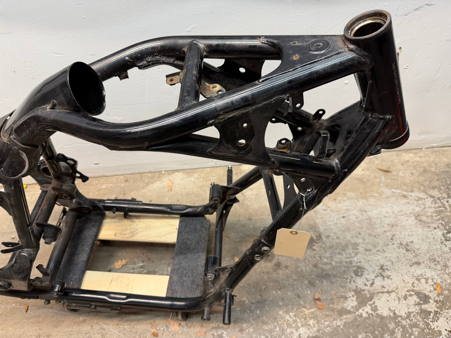 00-07 Honda Shadow VT1100 C2 Sabre VT1100C2A OEM Frame 50100-MCK-A00ZA