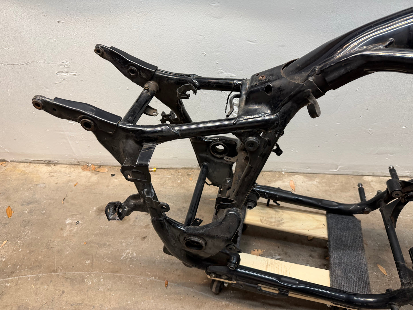 00-07 Honda Shadow VT1100 C2 Sabre VT1100C2A OEM Frame 50100-MCK-A00ZA