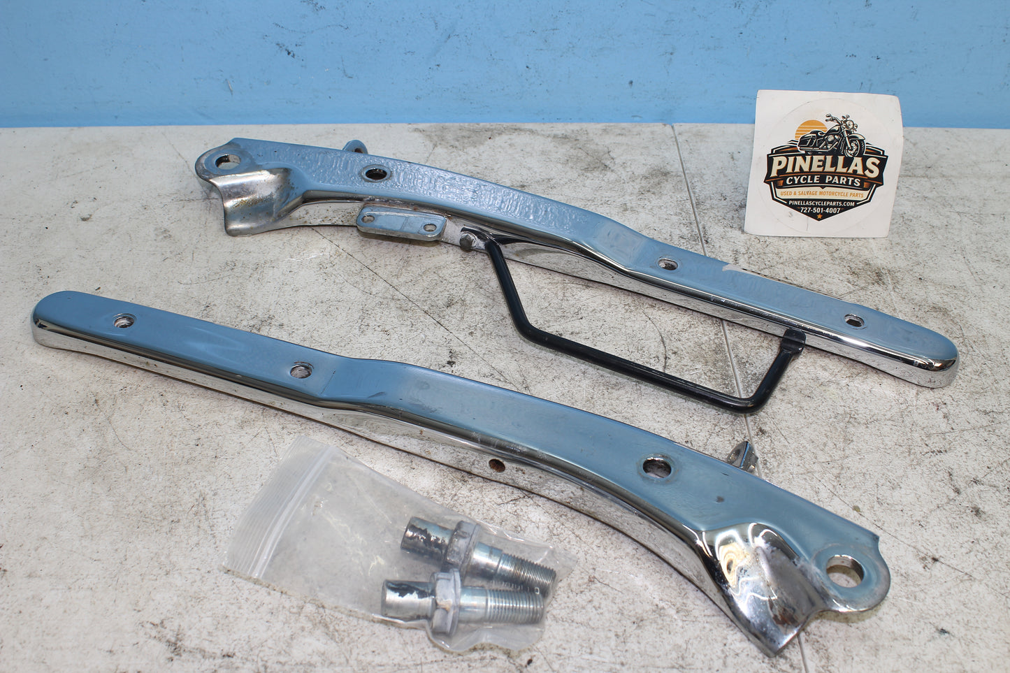 00-07 Honda Shadow VT1100 C2 Sabre Rear Fender Grab Rail Strut Bracket Support